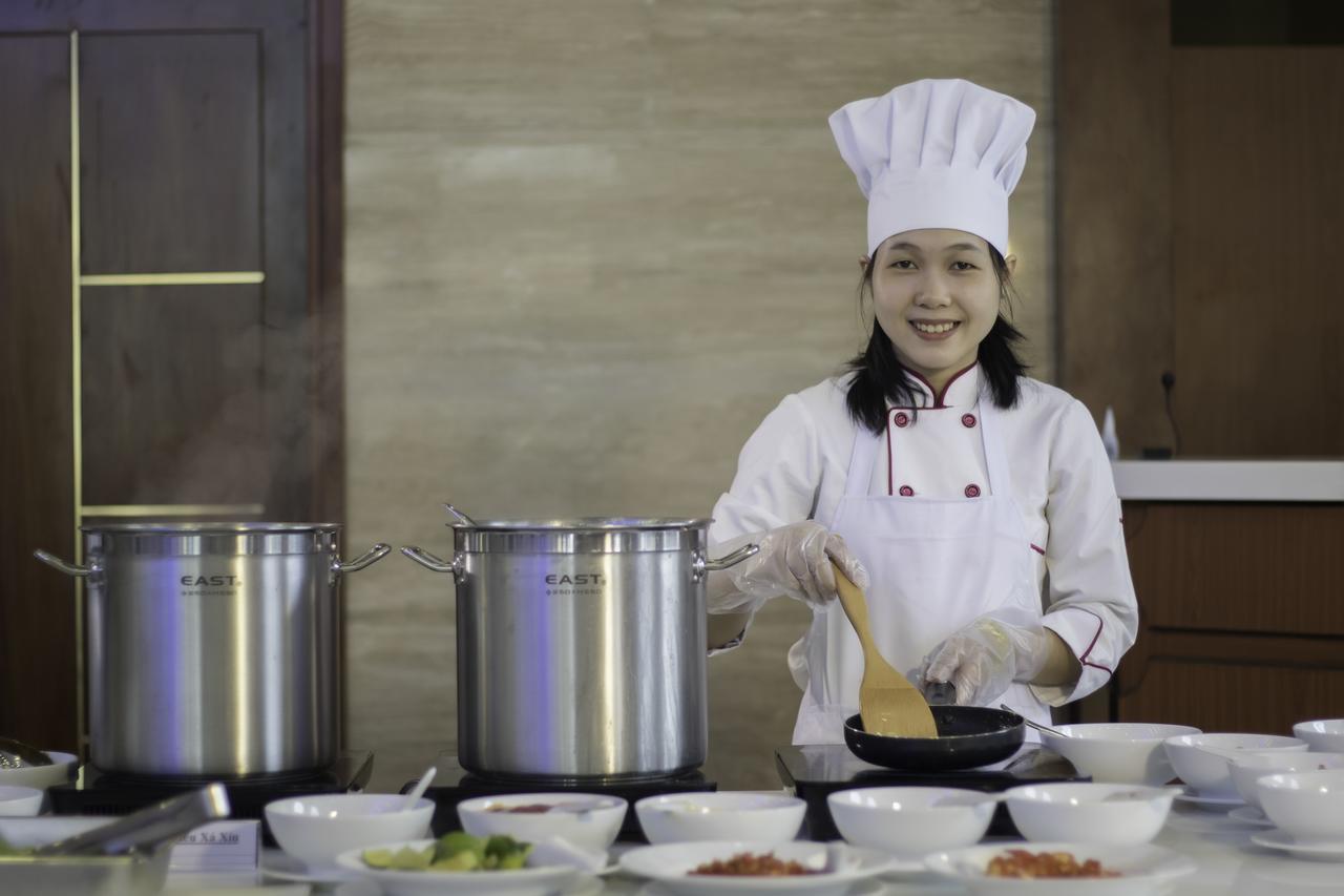 פלייקו Khanh Linh Hotel מראה חיצוני תמונה